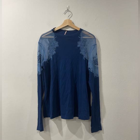 Free People Daniella Embroidered Blue Top Sz Medium - Picture 4 of 16
